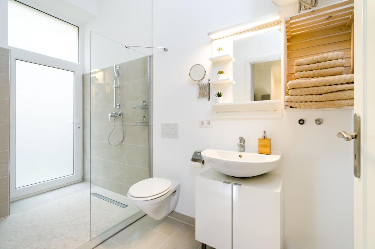 The Lohmeyerstr Hh, 2 Bed Rooms Up To 5 People Берлин Екстериор снимка